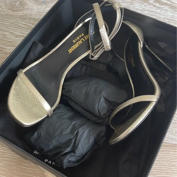 Saint Laurent Jane new with tag size 35,5 Gold